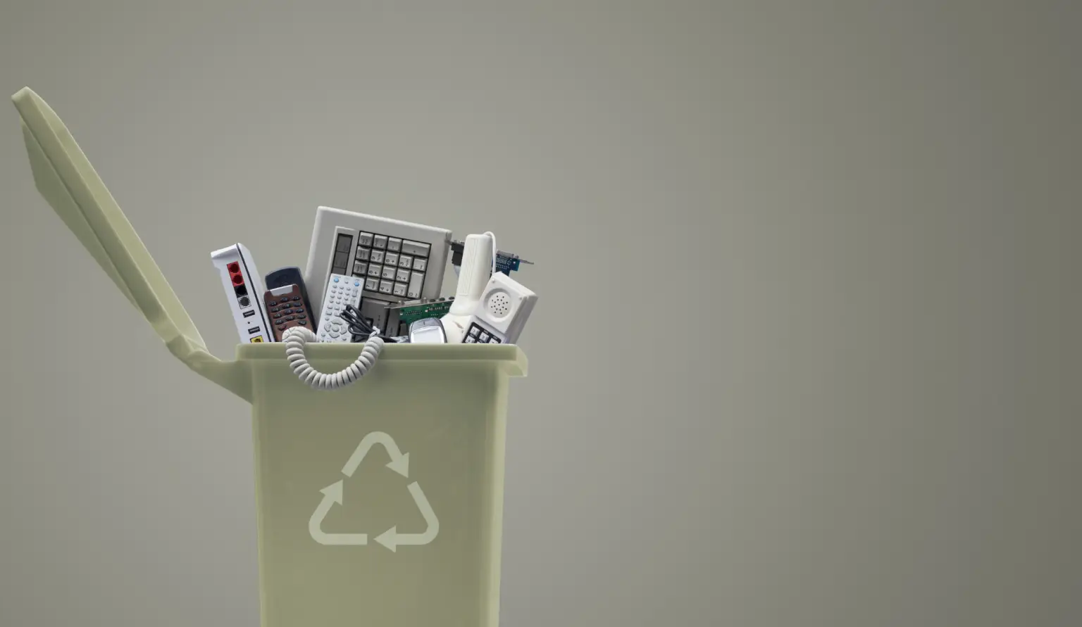 Read more about the article What is E-Waste, and Why Should You Recycle It?